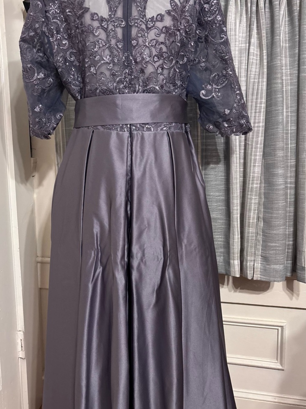 JJs House Silver Metallic Lavender Lace & Satin Midi Dress - Picture 11 of 12